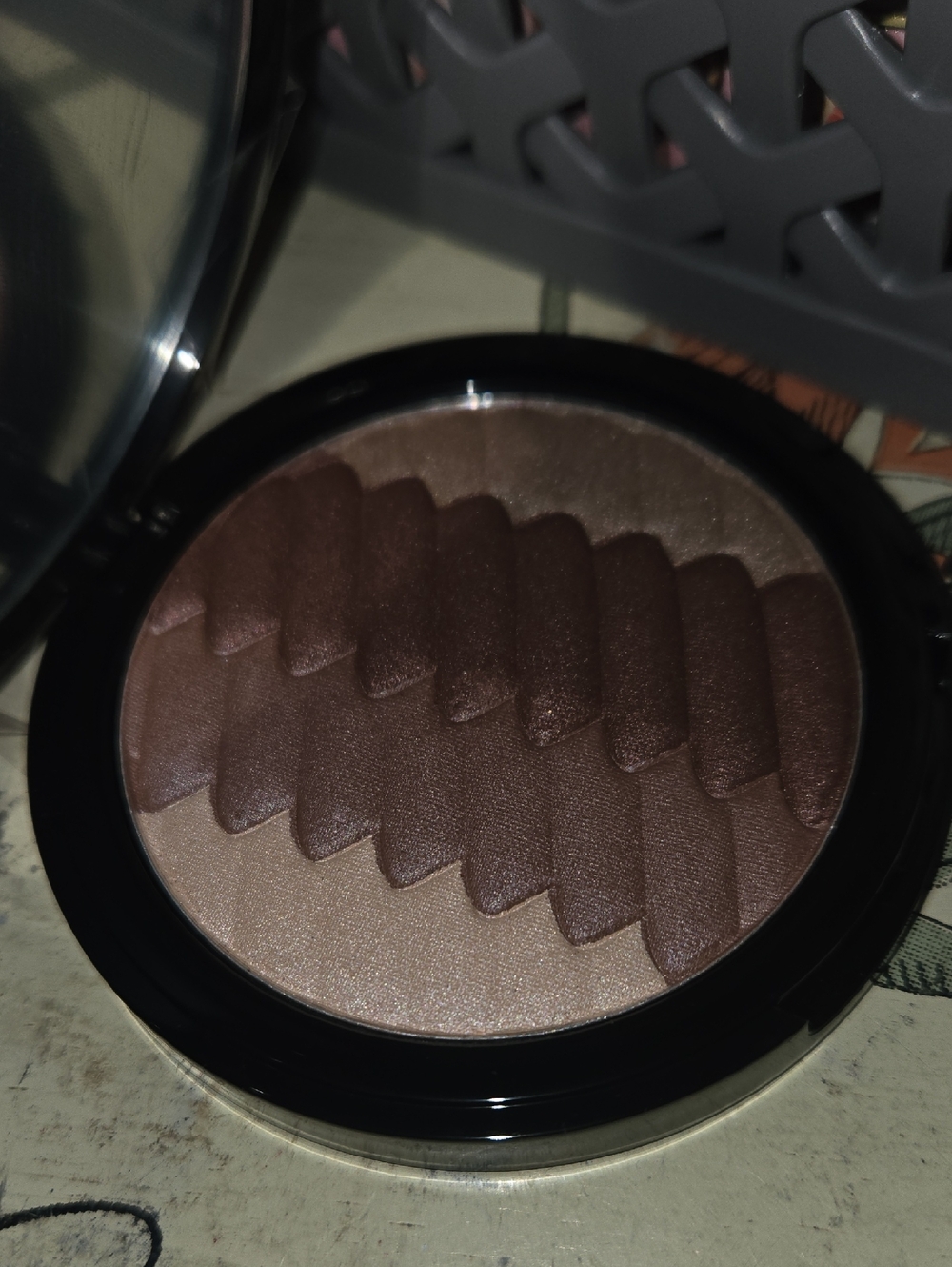 Belle Beauty Chevron Eye Shadow - Shades Of Plum